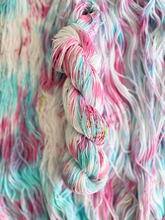 Gummy worm - 8 ply & 4 ply 100% cotton